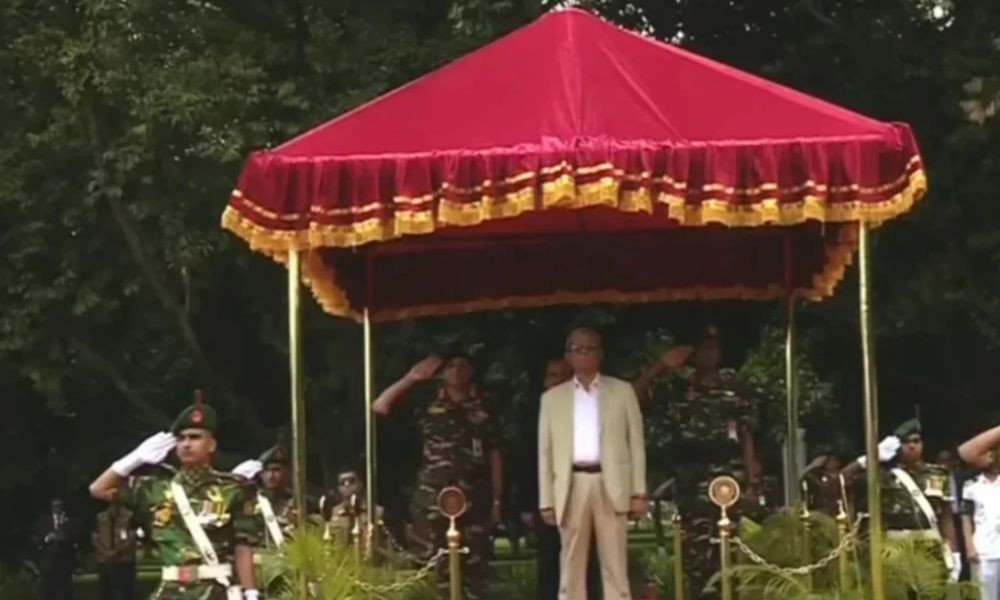 বঙ্গভবনে রাষ্ট্রপতিকে গার্ড অব অনারে বরণ