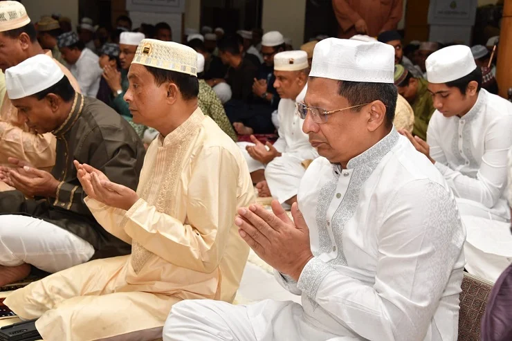রাজারবাগে ঈদের নামাজ আদায় করলেন আইজিপি