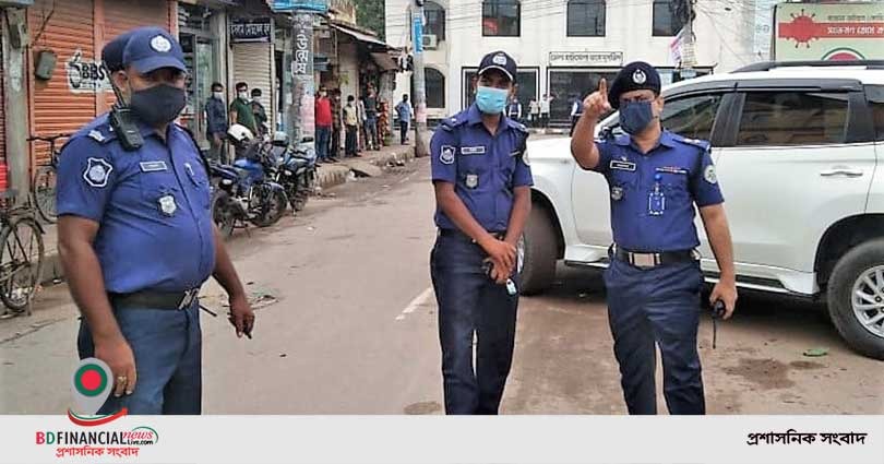 ভোলায় করোনা ভাইরাস বিস্তার রোধকল্পে লকডাউন কর্মসুচি বাস্তবায়নে তৎপর পুলিশ