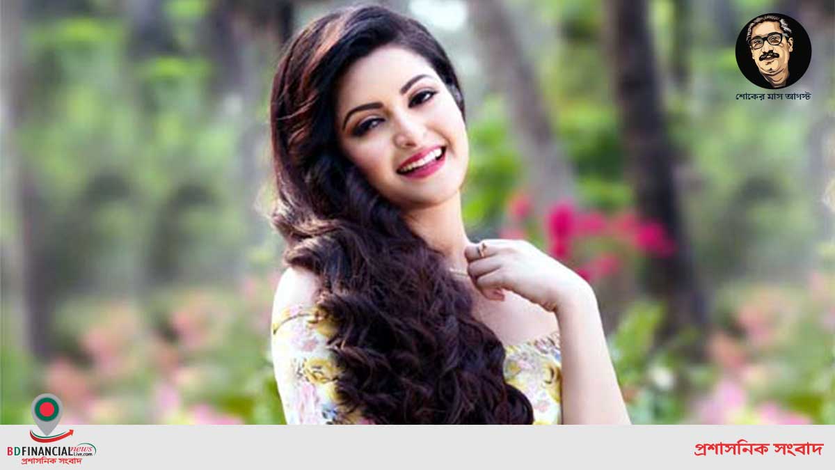 পরীমনির বাসায় অভিযান চালাচ্ছে র্যাব