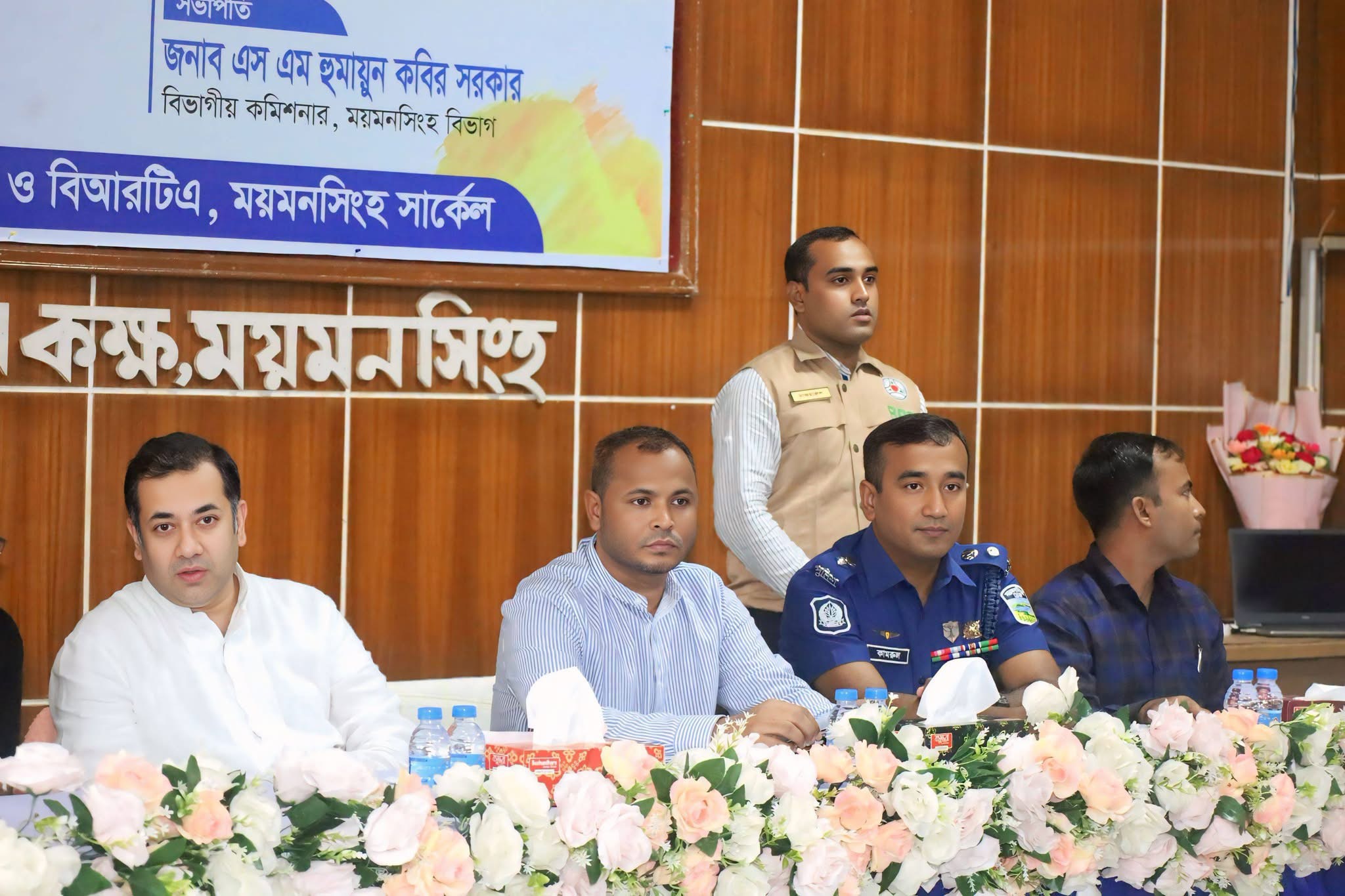 জেলা প্রশাসন, ময়মনসিংহ এবং বিআরটিএ ময়মনসিংহ সার্কেলের উদ্যোগে সড়ক দুর্ঘটনায় ক্ষতিগ্রস্তদের মাঝে চেক বিতরণ
