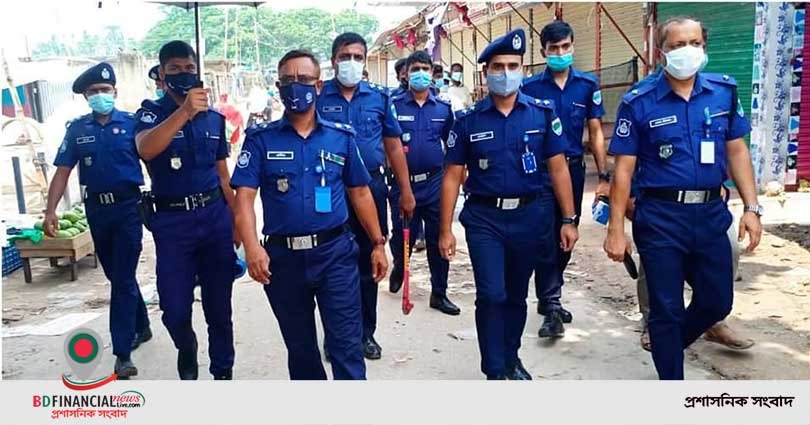 নড়াইলে ৬ষ্ঠ দিনে মাক্স বিতরণ করেন পুলিশ সুপার প্রবীর কুমার রায়