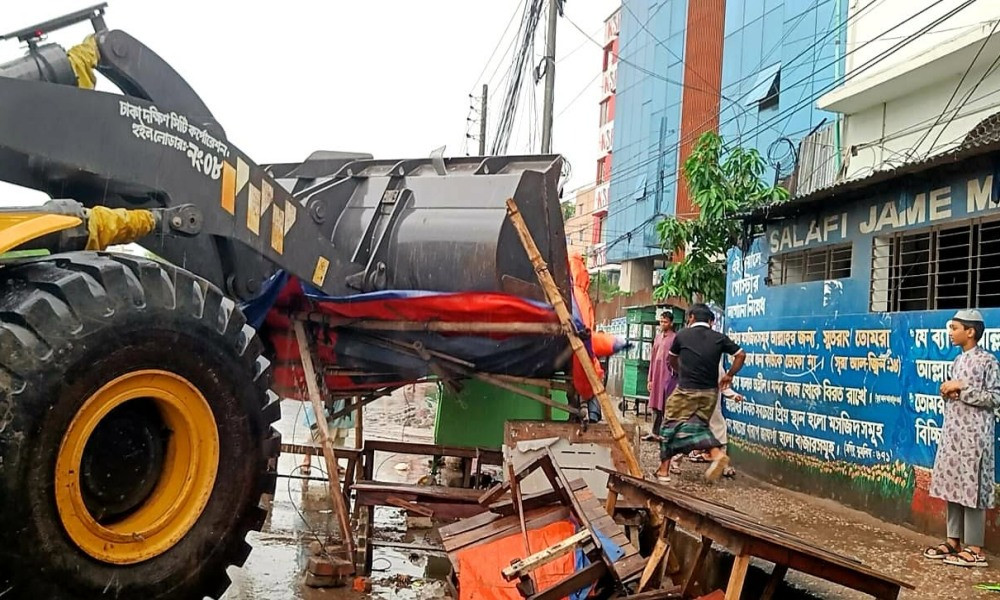 যাত্রাবাড়ীতে অবৈধ দখল উচ্ছেদে ডিএসসিসির অভিযান
