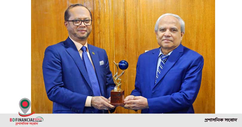 মোস্ট আউটস্ট্যান্ডিং ইসলামিক ব্যাংক অ্যাওয়ার্ড পেলো ইসলামী ব্যাংক
