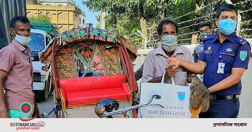 মৌলভীবাজারে হতদরিদ্রদের খাদ্য সহায়তা দিলেন পুলিশ কর্মকর্তারা