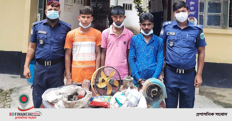 নন্দীগ্রামে চোরাই মালামালসহ গ্রেপ্তার-৩