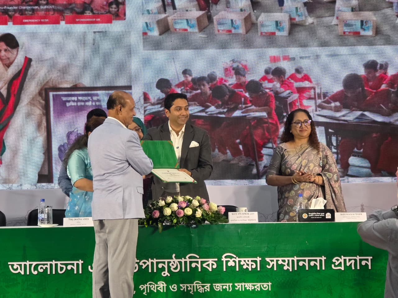চার কোটি মানুষকে সাক্ষরতার আওতায় আনতে উপানুষ্ঠানিক শিক্ষা কার্যকর করা হবে