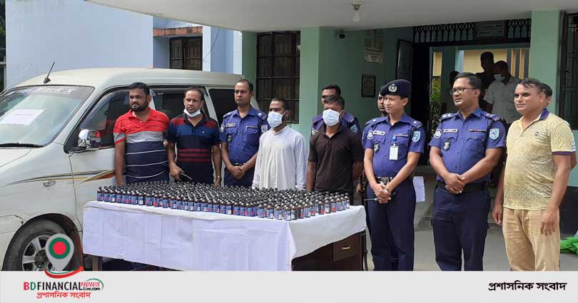 আটোয়ারীতে ফেনসিডিলসহ মাইক্রোবাস আটক