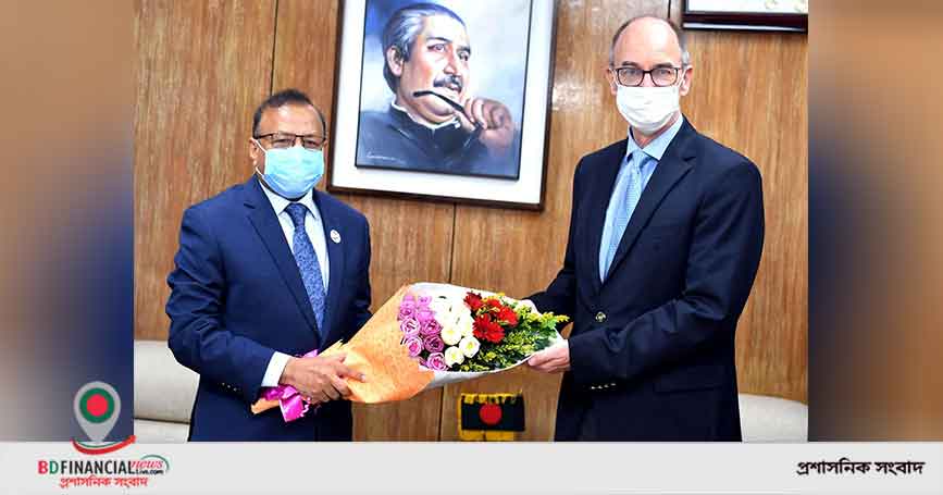 ১০ টাকায় দু’দিনের আহার পেয়ে খুশি ময়মনসিংহে বস্তিবাসিরা