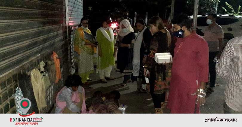 লকডাউনে অসহায় মানুষের পাশে পুলিশ নারী কল্যাণ সমিতি