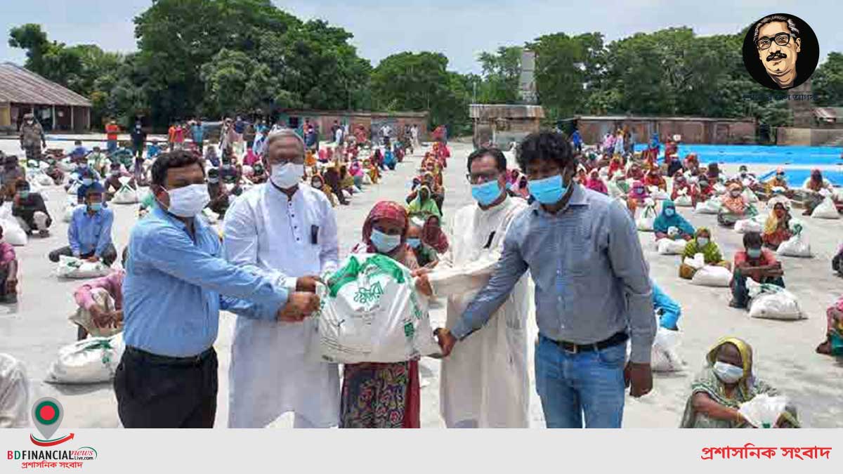 নওগাঁয় ১০০০ দুস্থ পরিবার পেল বসুন্ধরা গ্রুপের খাদ্য সহায়তা