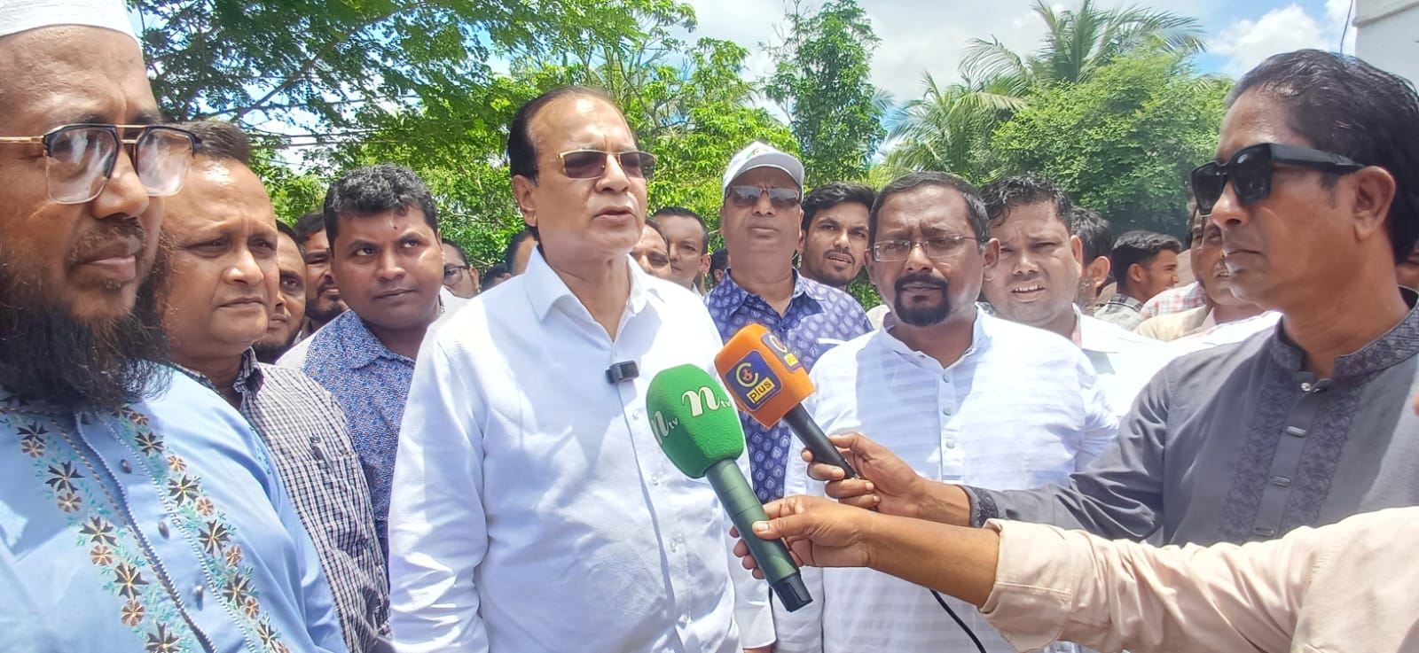 বাঁশখালীকে বন্যামুক্ত করতে সব পদক্ষেপ নেওয়া হবে: দুলু