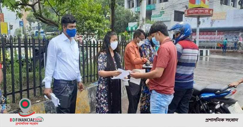 খুলনায় সংক্রমণ বেড়ে যাওয়ায় মোবাইল কোর্ট : তৎপর এপিবিএন-বাংলাদেশ আনসার-র‍্যাব-পুলিশ সদস্যরা
