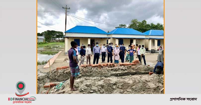 ময়মনসিংহে ভূমিহীন ও গৃহহীনদের জন্য নির্মিত ঘর পরিদর্শন করেন জেলা প্রশাসক