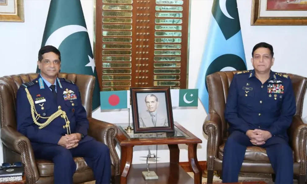 যুদ্ধবিমান নিয়ে বাংলাদেশ-পাকিস্তান বিমানবাহিনী প্রধানের বৈঠক