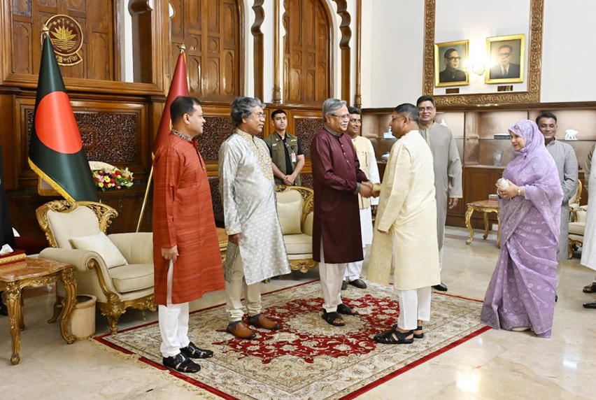 রাষ্ট্রপতির সঙ্গে সেনাপ্রধানের ঈদ শুভেচ্ছা বিনিময়