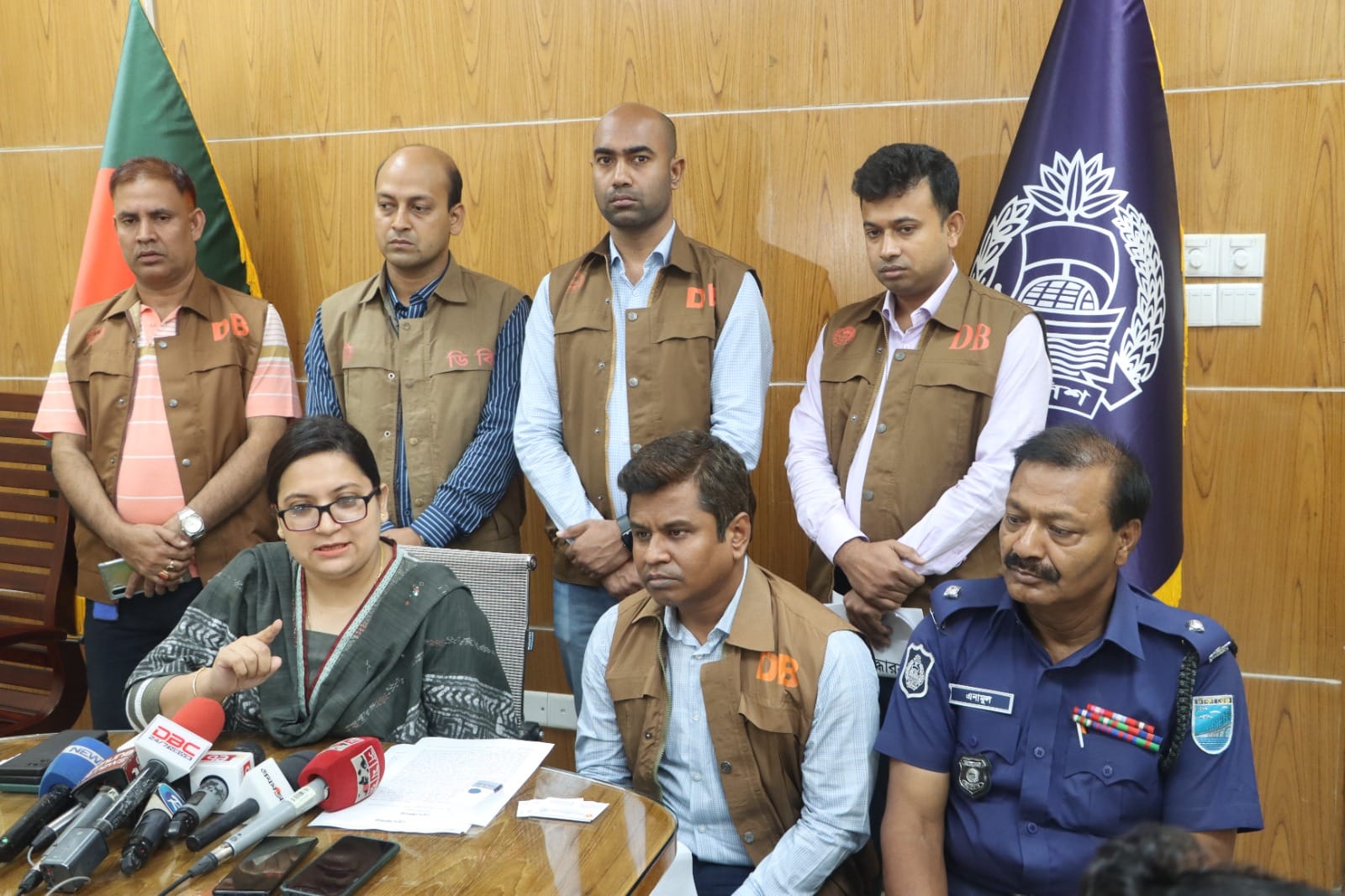 ৬০ লক্ষ টাকার লুন্ঠিত মালামাল উদ্ধার সহ গ্রেফতার ০২