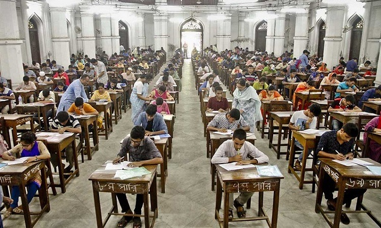 সরাসরি ও অনলাইনে হবে বিশ্ববিদ্যালয়ের পরীক্ষা : ইউজিসি