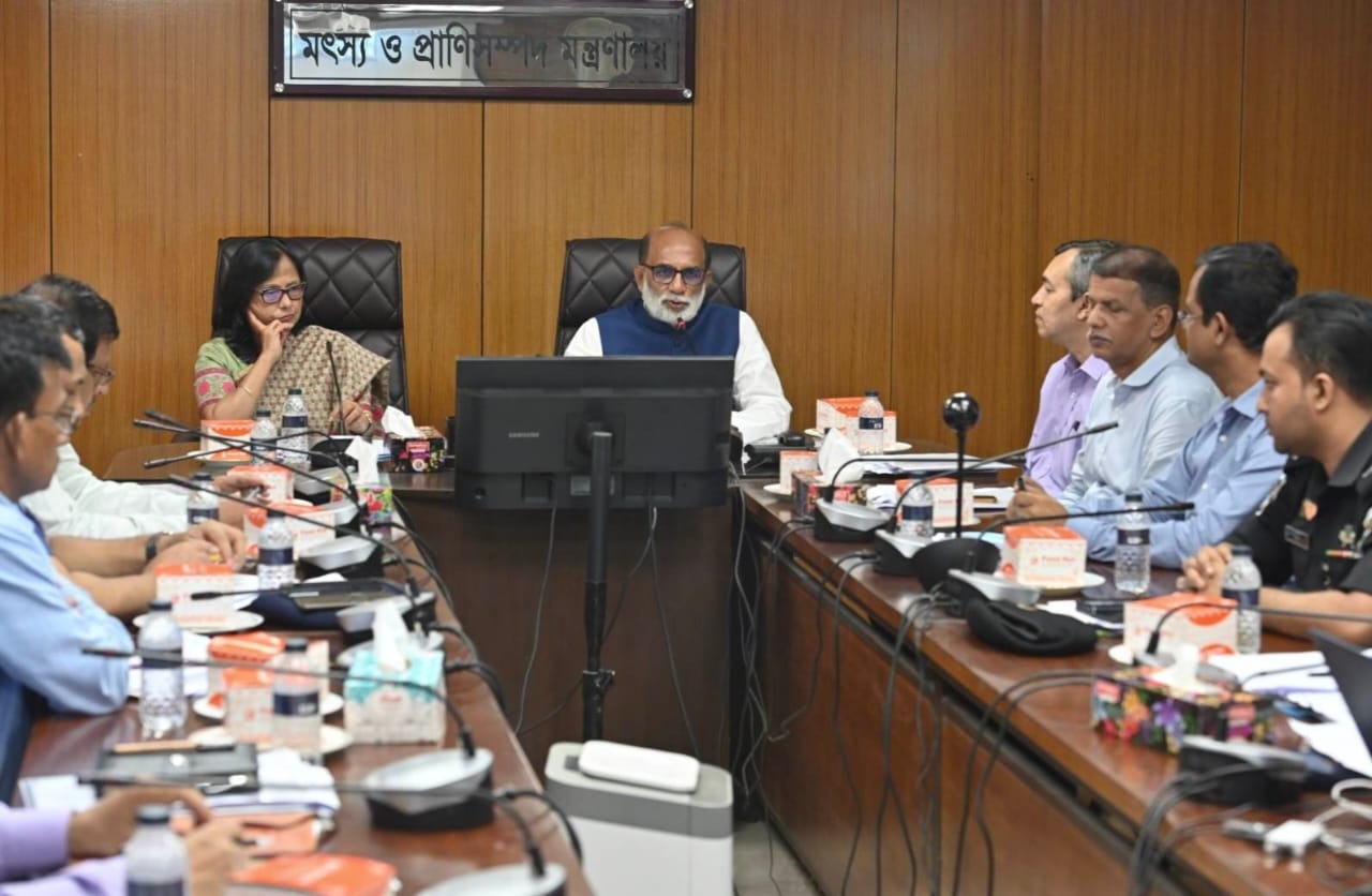 নিষিদ্ধকালে সমুদ্রে মৎস্য আহরণ বন্ধে মনিটরিং জোরদার করতে হবে : মৎস্য ও প্রাণিসম্পদমন্ত্রী