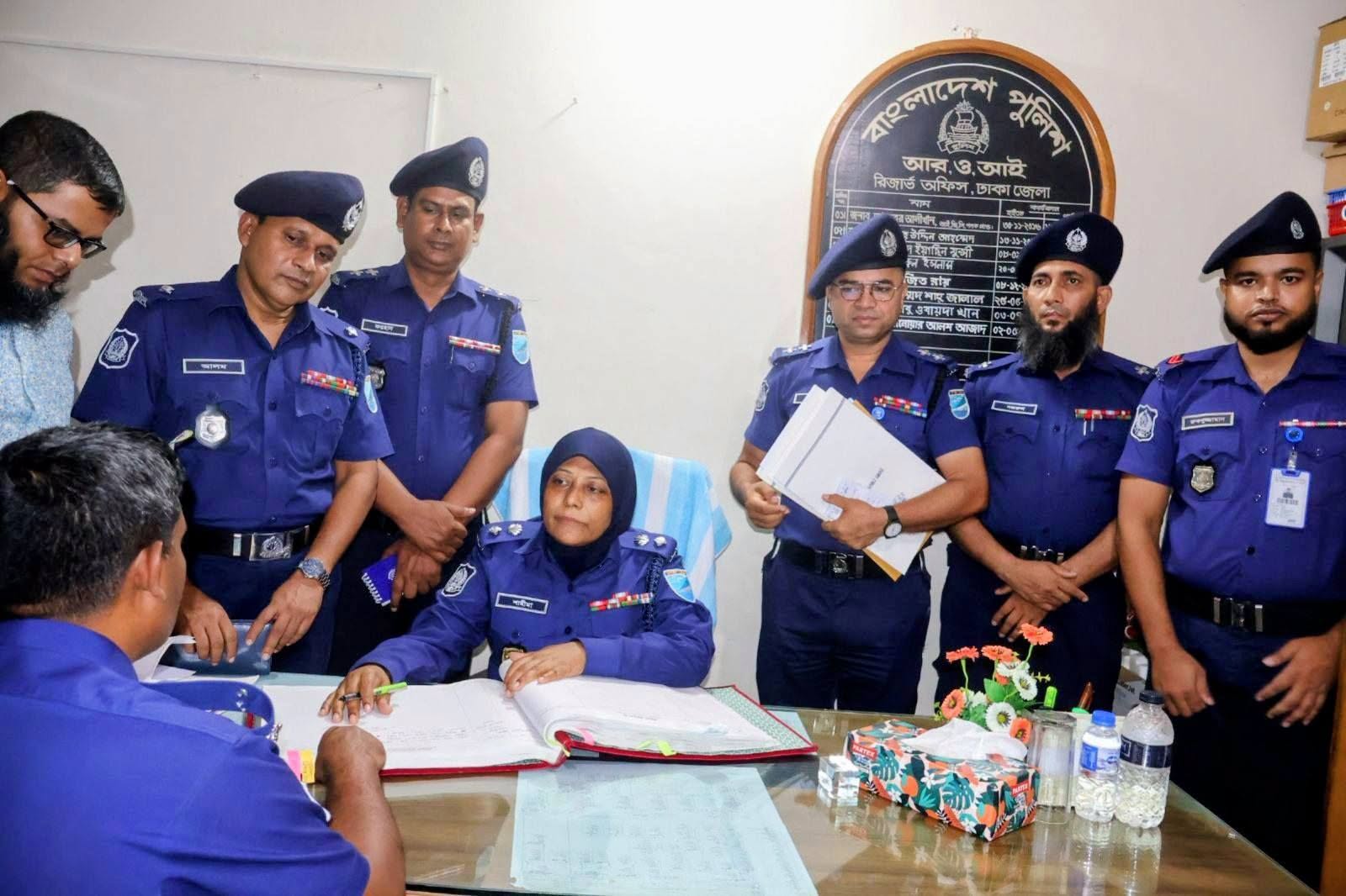 ঢাকা জেলা রিজার্ভ অফিসের বার্ষিক পরিদর্শন সম্পন্ন করলেন ঢাকা জেলার পুলিশ সুপার