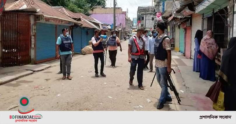 লকডাউন বাস্তবায়নে তৎপর লক্ষ্মীপুর জেলা পুলিশ