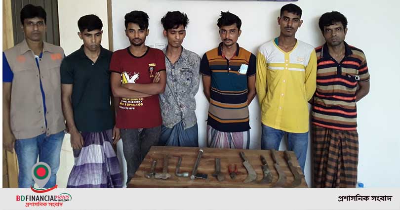 ডাকাতির প্রস্তুতিকালে অস্ত্রশস্ত্র ও মাদকসহ ছয়জন ডাকাত গ্রেফতার