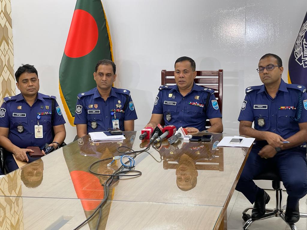 অজ্ঞাতনামা নারীর চাঞ্চল্যকর ক্লু-লেস হত্যাকান্ডের রহস্য উদঘাটন ও আসামী গ্রেফতার