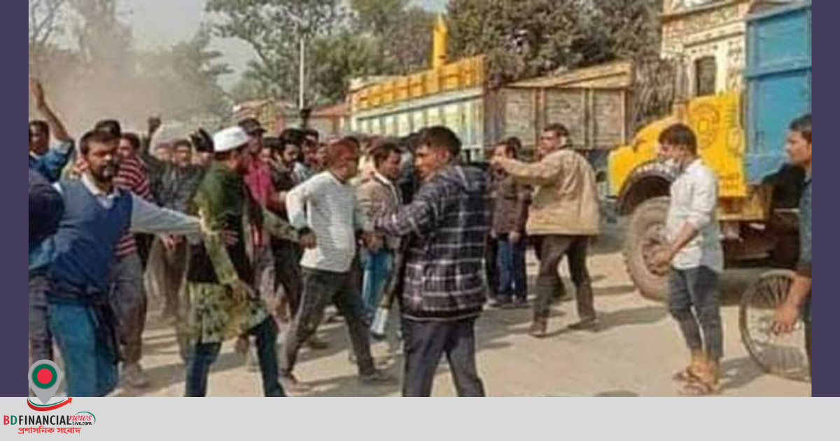 পুলিশের তদন্ত কেন্দ্রে হামলা ৬ পুলিশ আহত আটক ২