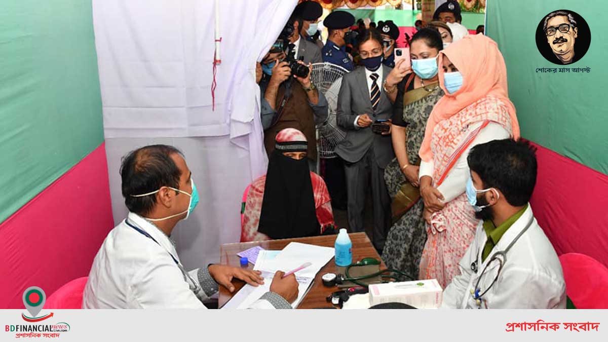 বঙ্গমাতার জন্মদিনে অসুস্থদের চিকিৎসায় পুনাক'র ফ্রি মেডিকেল ক্যাম্প
