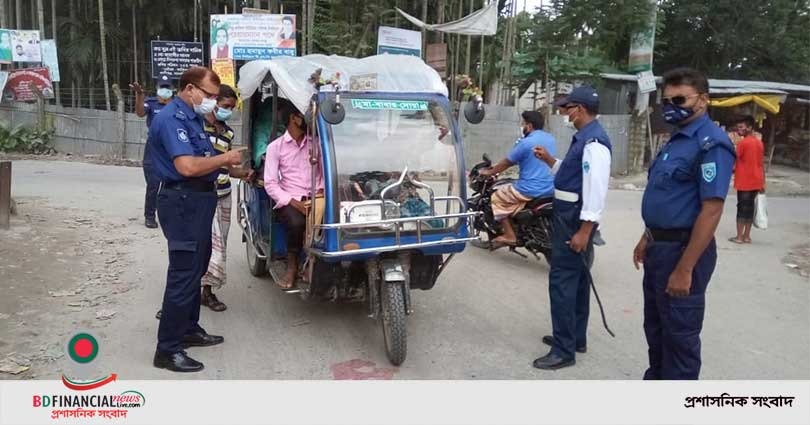 লকডাউনে সরকার ঘোষিত বিধি-নিষেধ বাস্তবায়নে লালমনিরহাট জেলার কালীগঞ্জ থানা পুলিশ