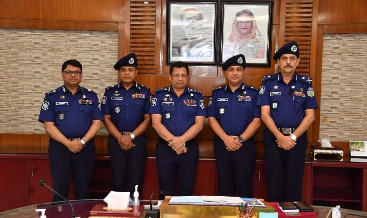 দেশপ্রেমে উজ্জীবিত হয়ে দায়িত্ব পালন করুন: আইজিপি