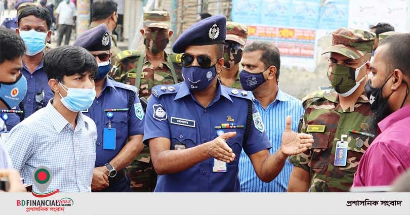 নীলফামারীতে জনসচেতনতা বৃদ্ধিতে জেলা পুলিশ, জেলা প্রশাসন ও সেনাবাহিনীর যৌথ টহল