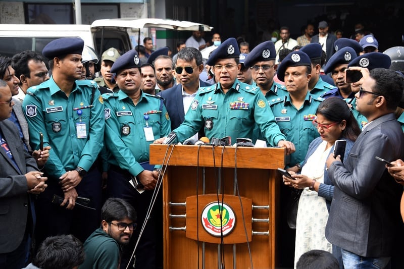 ট্রেনে আগুন দিয়ে মানুষ হত্যাকারীরা পার পাবে না : ডিএমপি কমিশনার