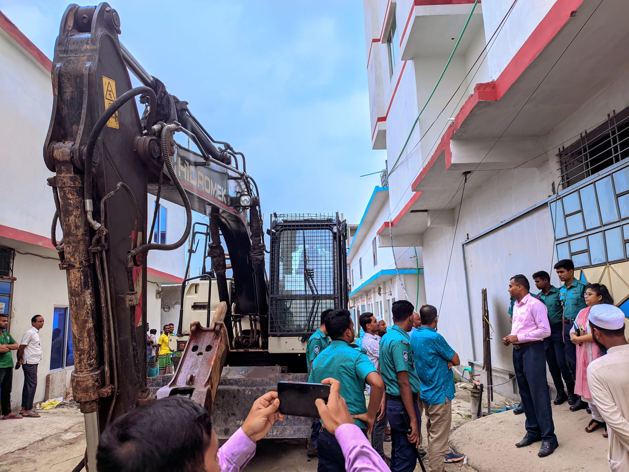 রাজউকের  মোবাইল কোর্ট পরিচালিত