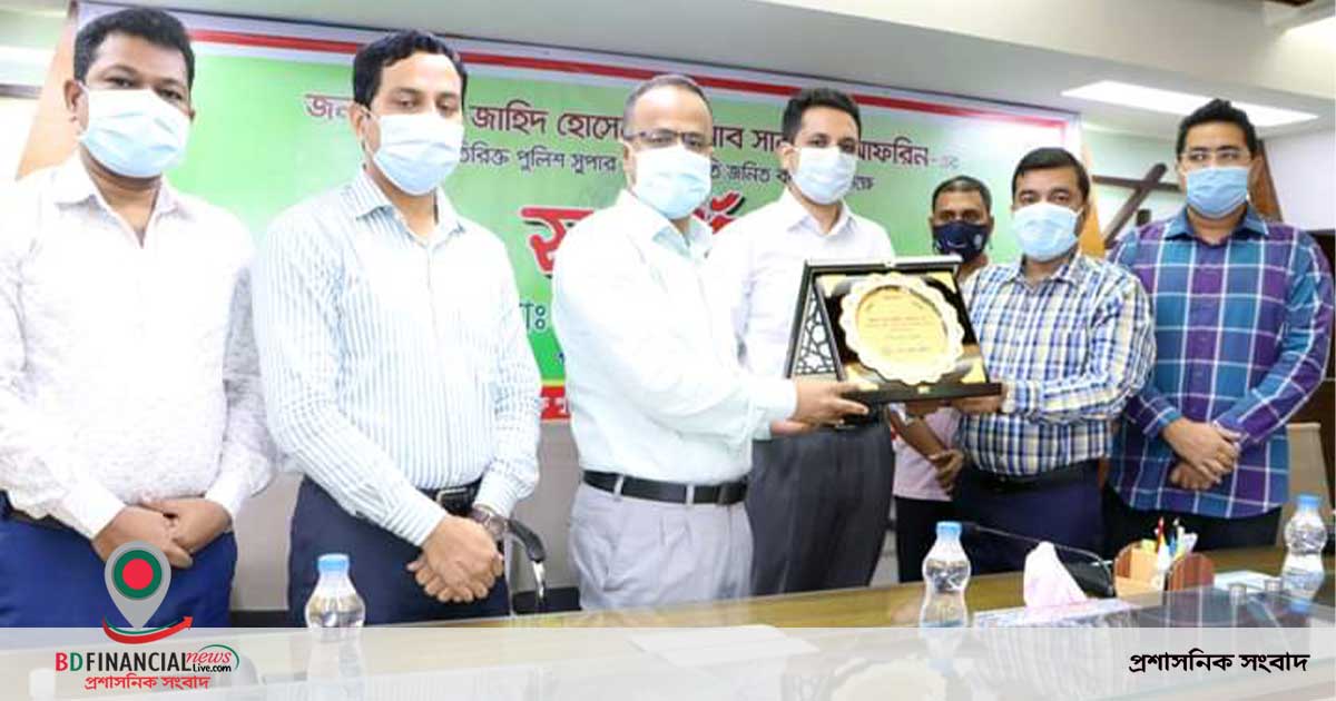 পদোন্নতি পাওয়া সহকর্মীদের বিদায় সংবর্ধনা দিলেন ঢাকা জেলার পুলিশ সুপার