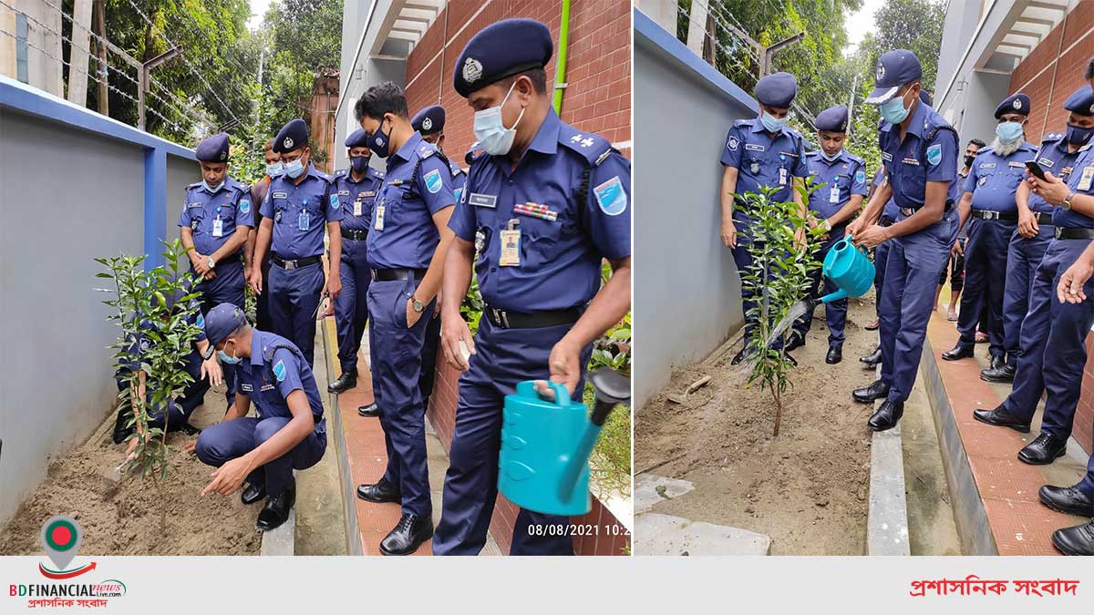 বঙ্গমাতার ৯১তম জন্মবার্ষিকীতে ফরিদপুর জেলা পুলিশের বৃক্ষরোপণ কর্মসূচী অনুষ্ঠিত