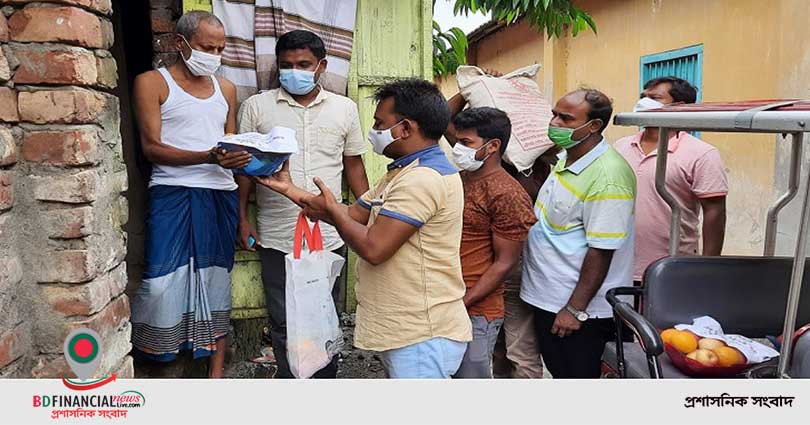 নির্বাচনী এলাকায় প্রায় অর্ধশত করোনা রোগীর বাসায় বাসায় ফলের ঝুড়ি পাঠালেন প্রতিমন্ত্রী পলক