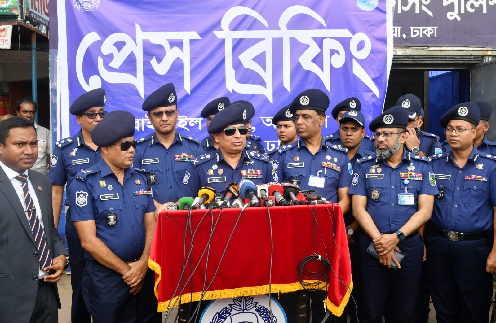 ঢাকা-আরিচা ও নবীনগর-চন্দ্রা মহাসড়ক পরিদর্শন  করেন আইজিপি