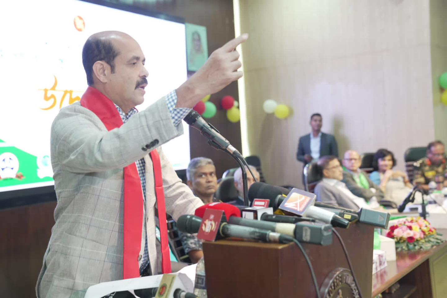 ডেঙ্গু প্রতিরোধে সারা বছর সচেতন থাকতে হবে: ডিএনসিসি মেয়র মোঃ আতিকুল ইসলাম