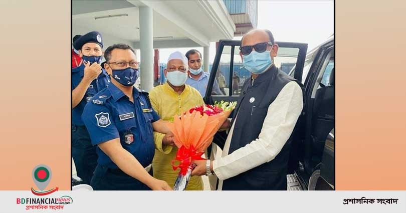 ‘বঙ্গবন্ধু ডুয়েল গেজ রেল সেতুর’ নির্মাণকাজ পরিদর্শনে রেলমন্ত্রী