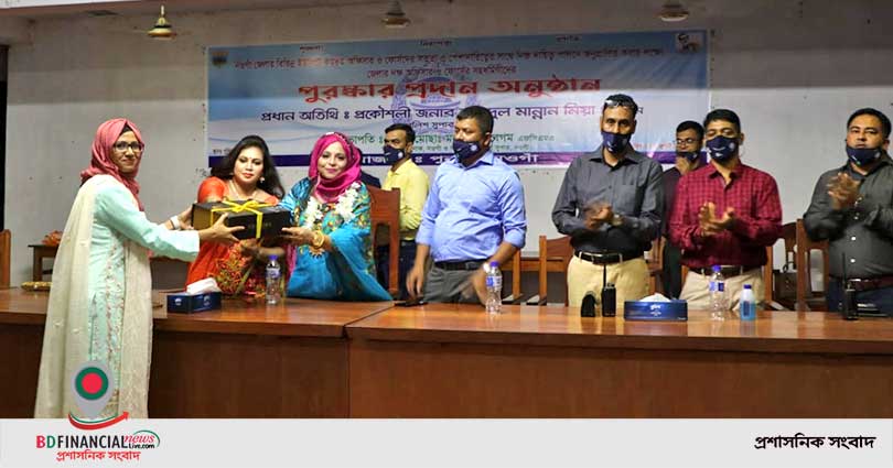 দক্ষ অফিসারদের সহধর্মিণীদের পুরস্কার প্রদান করেলন নওগাঁ জেলার পুনাক সভানেত্রী