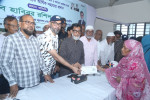 ঢাকা-৯ আসনে অসহায় ও দুস্থ মানুষের মাঝে আর্থিক সহায়তা প্রদান