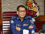 একদিনে যাত্রীদের চাপ বাড়ায় ঈদযাত্র নির্বিঘ্ন করতে হিমশিম খাচ্ছি: আইজিপি