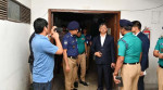 তেজগাঁও থানায় আকস্মিক পরিদর্শনে স্বরাষ্ট্রমন্ত্রী