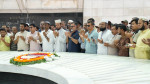 খালেদা জিয়ার সমাধিতে ডিএনসিসি প্রশাসকের শ্রদ্ধা